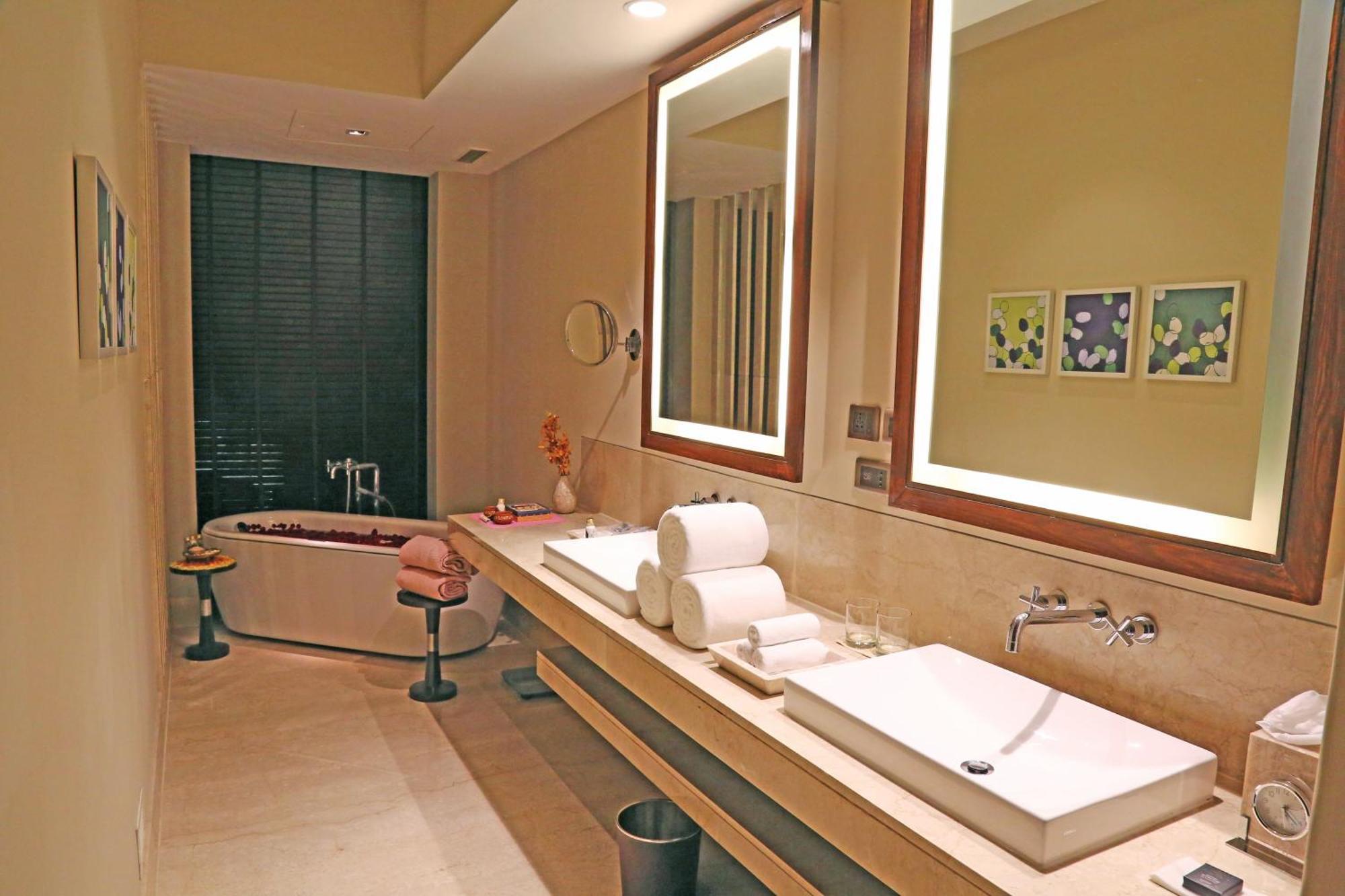 타지 방갈로르 Devanahalli 객실 사진 Bathroom
