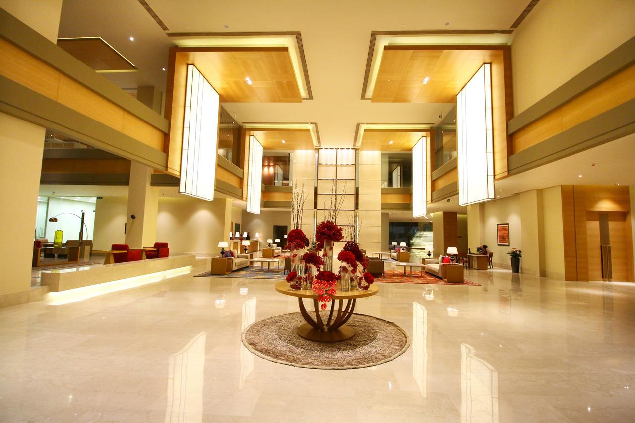 타지 방갈로르 Devanahalli 외부 사진 The lobby of the hotel